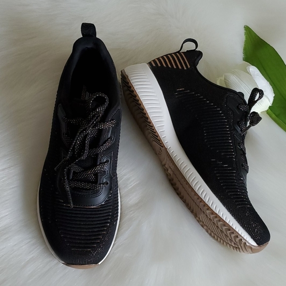 Skechers Shoes - SKECHERS MEMORY F0AM WOMEN'S SHOES SIZE 8